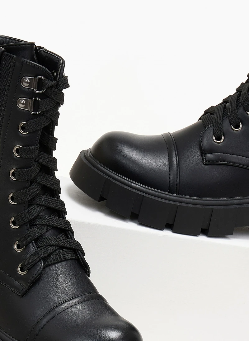 The Fashion Project Αρβυλάκια με λάστιχο στην εξωτερική πλευρά - Μαύρο 3 The Fashion Project Αρβυλάκια με λάστιχο στην εξωτερική πλευρά - Μαύρο - Image 3