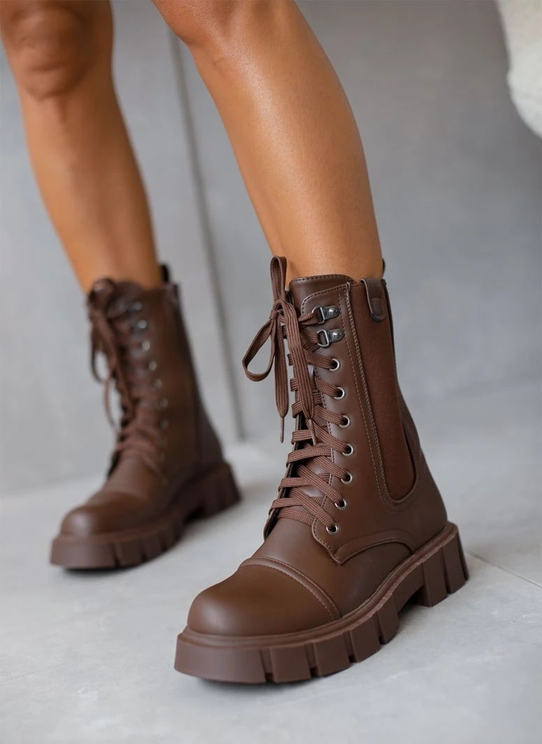 The Fashion Project Αρβυλάκια με λάστιχο στην εξωτερική πλευρά - Καφέ 4 The Fashion Project Αρβυλάκια με λάστιχο στην εξωτερική πλευρά - Καφέ - Image 4