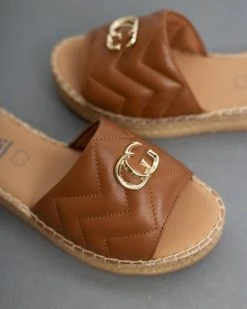 Flatforms δερμάτινα καπιτονέ Estil - Ταμπά -The Fashion Project κατάστημα estil dermatina flatforms me fasa kapitone 93468 ug19