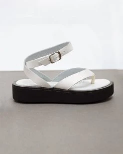 Flatforms δερμάτινα με μπαρέτα Estil - Λευκό -The Fashion Project κατάστημα estil dermatina flatforms me mpareta 93888 f4lk