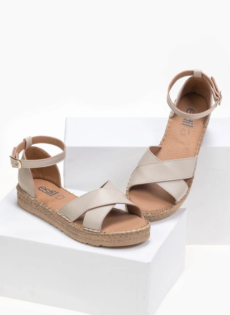 Flatforms δερμάτινα Crossover Estil - Μπεζ 2 Flatforms δερμάτινα Crossover Estil - Μπεζ - Image 2