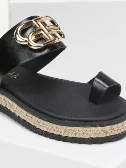 The Fashion Project Flatforms με μεταλλικό στοιχείο - Μαύρο -The Fashion Project κατάστημα flatform sandalia me metalliko stoixeio 92449 02vj