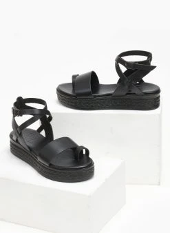 Flatforms δερμάτινα με φάσα Tfp - Μαύρο 7 Flatforms δερμάτινα με φάσα Tfp - Μαύρο -The Fashion Project κατάστημα flatforms dermatina me fasa tfp 111774 r6hu