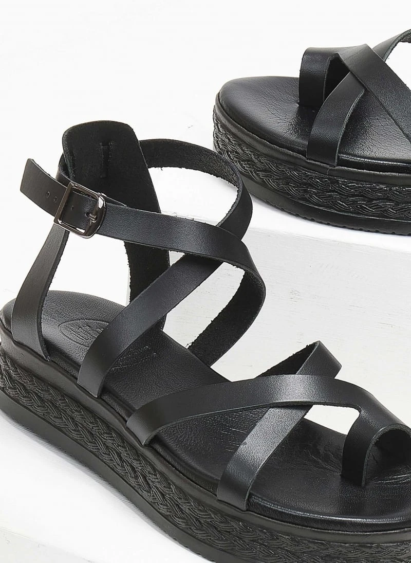 Flatforms δερμάτινα με χιαστί λουριά Tfp - Μαύρο 4 Flatforms δερμάτινα με χιαστί λουριά Tfp - Μαύρο - Image 4