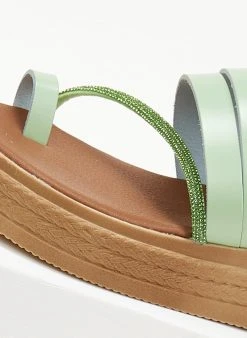 Flatforms δερμάτινα με λοξό στρας λουράκι Tfp - Βεραμάν 9 Flatforms δερμάτινα με λοξό στρας λουράκι Tfp - Βεραμάν -The Fashion Project κατάστημα flatforms dermatina tfp me lokso strass louraki 105851 a1gi