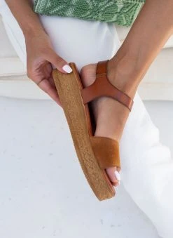 Flatforms με καστόρινη φάσα Tfp - Ταμπά 13 Flatforms με καστόρινη φάσα Tfp - Ταμπά -The Fashion Project κατάστημα flatforms tfp me kastorini fasa 102007 2kiw