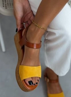 Flatforms με καστόρινη φάσα Tfp - Κίτρινο -The Fashion Project κατάστημα flatforms tfp me kastorini fasa 102008 8dh4