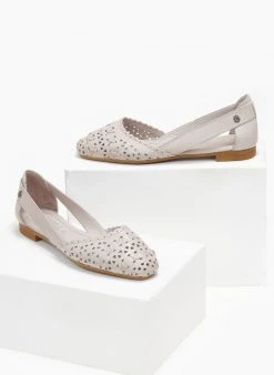 Μπαλαρίνες δερμάτινες με διάτρητο σχέδιο Carmela 160672 - Πάγου 9 Μπαλαρίνες δερμάτινες με διάτρητο σχέδιο Carmela 160672 - Πάγου -The Fashion Project κατάστημα mpalarines dermatines me diatrito sxedio carmela 1 110413 ap14