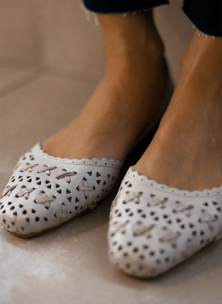 Μπαλαρίνες δερμάτινες με διάτρητο σχέδιο Carmela 160672 - Πάγου 7 Μπαλαρίνες δερμάτινες με διάτρητο σχέδιο Carmela 160672 - Πάγου - Image 7