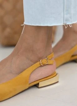 Xti Footwear Μπαλαρίνες Suede με μεταλλικό τακούνι Xti 141065 - Κίτρινο -The Fashion Project κατάστημα mpalarines flat muteres me metalliko takouni xti 1 110348 fahr