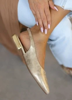 Xti Footwear Μπαλαρίνες Suede με μεταλλικό τακούνι Xti 141065 - Χρυσό -The Fashion Project κατάστημα mpalarines suede me metalliko takouni xti 141065 110347 o3fr