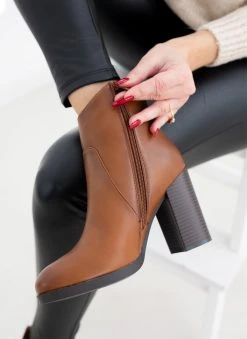 The Fashion Project Μποτάκια αστραγάλου με ασύμμετρο τελείωμα - Ταμπά -The Fashion Project κατάστημα mpotakia astragalou me asummetro teleiwma 108880 ij7j