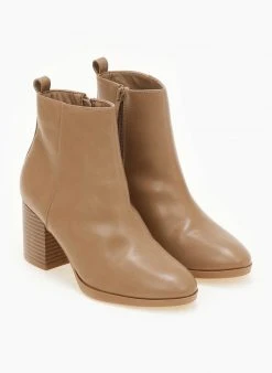 The Fashion Project Μποτάκια αστραγάλου με κάθετη ραφή - Πούρο -The Fashion Project κατάστημα mpotakia astragalou me katheti rafi 106113 57lv