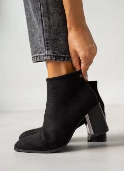 Xti Footwear Μποτάκια αστραγάλου Suede με μεταλλικό στοιχείο Xti 140412 - Μαύρο -The Fashion Project κατάστημα mpotakia astragalou suede me metalliko stoixeio xt 106382 oafc