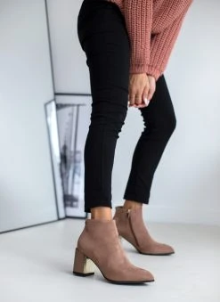 Xti Footwear Μποτάκια αστραγάλου Suede με μεταλλικό στοιχείο Xti 140412 - Τάουπε 10 Xti Footwear Μποτάκια αστραγάλου Suede με μεταλλικό στοιχείο Xti 140412 - Τάουπε -The Fashion Project κατάστημα mpotakia astragalou suede me metalliko stoixeio xt 106383 l397