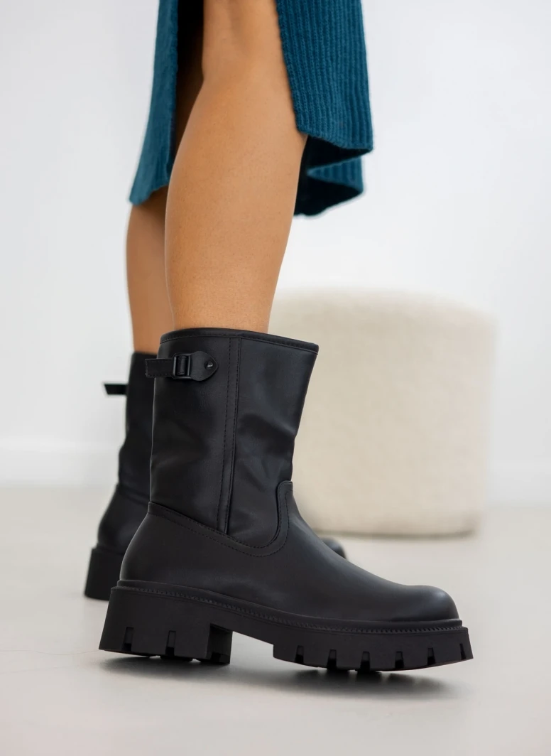The Fashion Project Μποτάκια Biker με ψηλή τρακτερωτή σόλα - Μαύρο 4 The Fashion Project Μποτάκια Biker με ψηλή τρακτερωτή σόλα - Μαύρο - Image 4