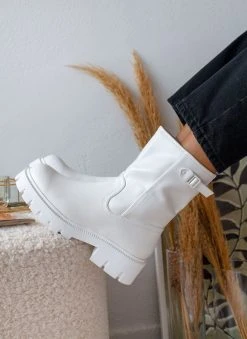 The Fashion Project Μποτάκια Biker με τρακτερωτή σόλα - Λευκό -The Fashion Project κατάστημα mpotakia casual me trakterwti sola 106149 d9uo