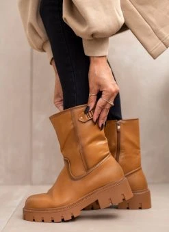 The Fashion Project Μποτάκια Biker με τρακτερωτή σόλα - Ταμπά -The Fashion Project κατάστημα mpotakia casual me trakterwti sola 106150 0h65