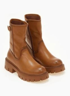 The Fashion Project Μποτάκια Biker με τρακτερωτή σόλα - Ταμπά -The Fashion Project κατάστημα mpotakia casual me trakterwti sola 106150 y1wx