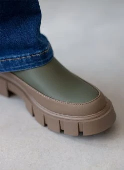 The Fashion Project Μποτάκια Chelsea με διχρωμία - Λαδί -The Fashion Project κατάστημα mpotakia chelsea me dixrwmia 106912 ei8o