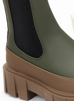 The Fashion Project Μποτάκια Chelsea με διχρωμία - Λαδί -The Fashion Project κατάστημα mpotakia chelsea me dixrwmia 106912 mpla