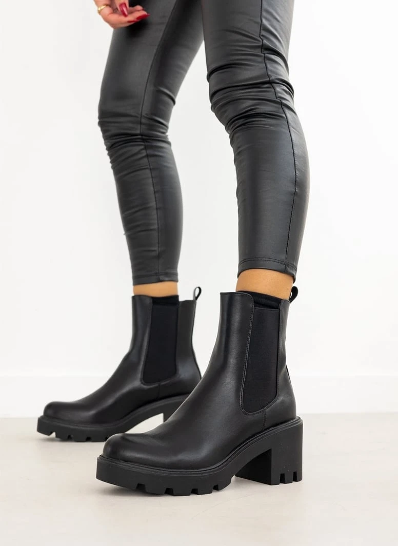 The Fashion Project Μποτάκια Chelsea με λάστιχο - Μαύρο 1 The Fashion Project Μποτάκια Chelsea με λάστιχο - Μαύρο