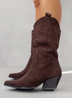 TFP Μποτάκια Cowboy Suede με σχέδιο - Καφέ 14 TFP Μποτάκια Cowboy Suede με σχέδιο - Καφέ -The Fashion Project κατάστημα mpotakia cowboy suede me sxedio 109342 evcs