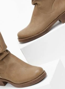 The Fashion Project Μποτάκια φλατ με σούρες - Τάουπε -The Fashion Project κατάστημα mpotakia flat me soures 108953 wnkg