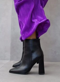 The Fashion Project Μποτάκια καρέ με εξωτερική ραφή - Μαύρο