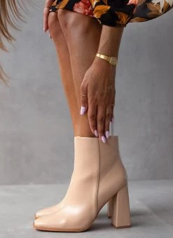 The Fashion Project Μποτάκια καρέ με εξωτερική ραφή - Nude