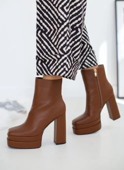 The Fashion Project Μποτάκια καρέ με ψηλή φιάπα - Καφέ