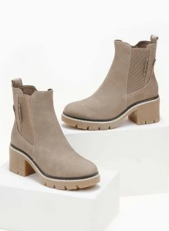 Μποτάκια Chelsea ματ Refresh 170365 - Πούρο -The Fashion Project κατάστημα mpotakia mat me lastixo refresh 170365 106174 fg6l