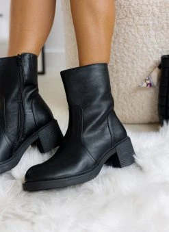 The Fashion Project Μποτάκια με εξωτερικές ραφές - Μαύρο 13 The Fashion Project Μποτάκια με εξωτερικές ραφές - Μαύρο -The Fashion Project κατάστημα mpotakia me ekswterikes rafes 105967 gkrz