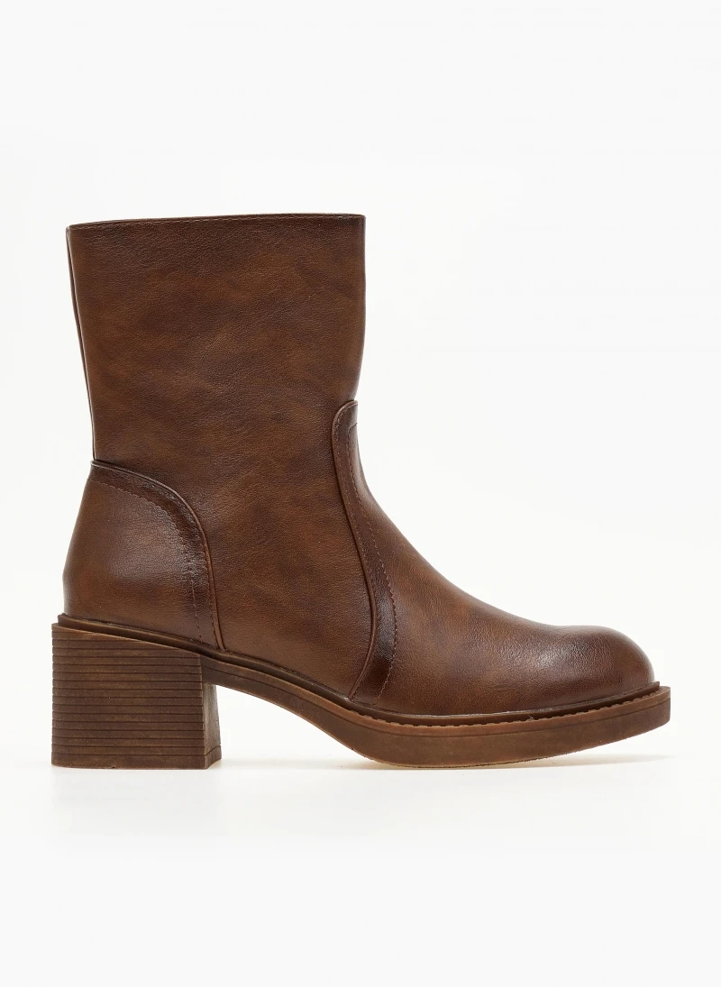 The Fashion Project Μποτάκια με εξωτερικές ραφές - Καφέ 2 The Fashion Project Μποτάκια με εξωτερικές ραφές - Καφέ - Image 2