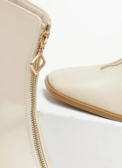 The Fashion Project Μποτάκια με φερμουάρ στο κουτεπιέ - Ζαχαρί 11 The Fashion Project Μποτάκια με φερμουάρ στο κουτεπιέ - Ζαχαρί -The Fashion Project κατάστημα mpotakia me fermouar sto koutepie 106090 os6k