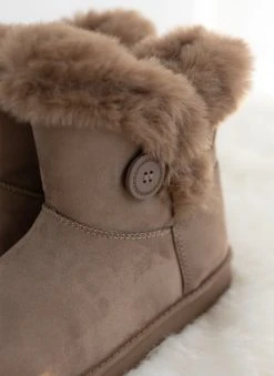 The Fashion Project Μποτάκια με γούνα και κουμπί στο πλάι - Τάουπε 17 The Fashion Project Μποτάκια με γούνα και κουμπί στο πλάι - Τάουπε -The Fashion Project κατάστημα mpotakia me gouna kai koumpi sto plai 110058 7dj7
