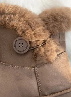 The Fashion Project Μποτάκια με γούνα και κουμπί στο πλάι - Τάουπε 11 The Fashion Project Μποτάκια με γούνα και κουμπί στο πλάι - Τάουπε -The Fashion Project κατάστημα mpotakia me gouna kai koumpi sto plai 110058 umpw