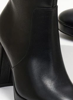 The Fashion Project Μποτάκια με ιδιαίτερο τακούνι - Μαύρο 11 The Fashion Project Μποτάκια με ιδιαίτερο τακούνι - Μαύρο -The Fashion Project κατάστημα mpotakia me idiaitero takouni 105739 bivd
