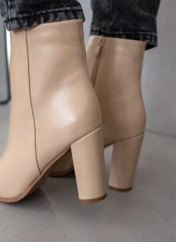 The Fashion Project Μποτάκια με κάθετη ραφή - Μπεζ -The Fashion Project κατάστημα mpotakia me katheti rafi 108453 1s7h