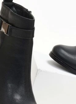 The Fashion Project Μποτάκια με μεταλλικό διακοσμητικό - Μαύρο -The Fashion Project κατάστημα mpotakia me metalliko diakosmitiko 106127 g1hr