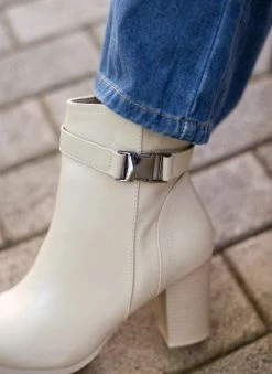 The Fashion Project Μποτάκια με μεταλλικό διακοσμητικό - Μπεζ -The Fashion Project κατάστημα mpotakia me metalliko diakosmitiko 106128 p4zh