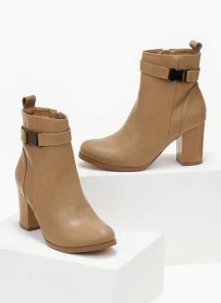 The Fashion Project Μποτάκια με μεταλλικό διακοσμητικό - Πούρο 9 The Fashion Project Μποτάκια με μεταλλικό διακοσμητικό - Πούρο -The Fashion Project κατάστημα mpotakia me metalliko diakosmitiko 106130 7rbm