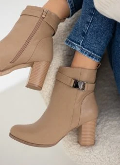 The Fashion Project Μποτάκια με μεταλλικό διακοσμητικό - Πούρο 13 The Fashion Project Μποτάκια με μεταλλικό διακοσμητικό - Πούρο -The Fashion Project κατάστημα mpotakia me metalliko diakosmitiko 106130 8kep