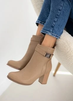 The Fashion Project Μποτάκια με μεταλλικό διακοσμητικό - Πούρο 10 The Fashion Project Μποτάκια με μεταλλικό διακοσμητικό - Πούρο -The Fashion Project κατάστημα mpotakia me metalliko diakosmitiko 106130 rj4x