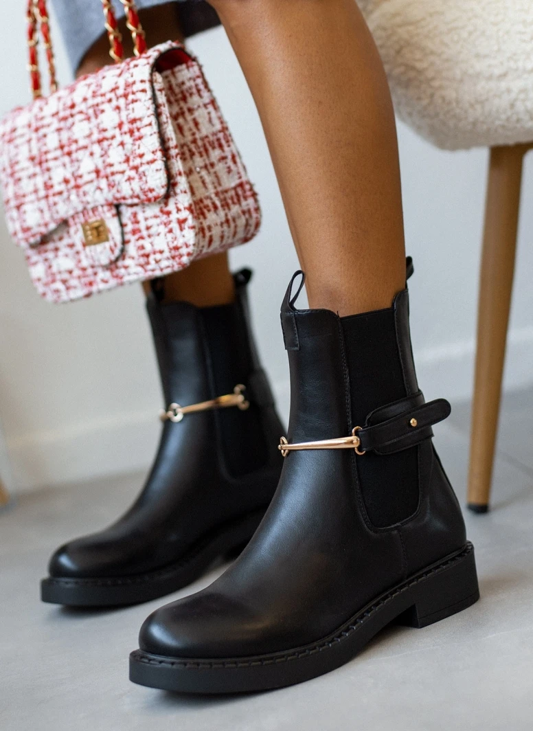 The Fashion Project Μποτάκια Chelsea με μεταλλικό στοιχείο - Μαύρο 1 The Fashion Project Μποτάκια Chelsea με μεταλλικό στοιχείο - Μαύρο