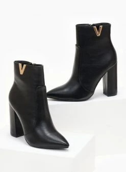 The Fashion Project Μποτάκια με μεταλλικό V Cut - Μαύρο -The Fashion Project κατάστημα mpotakia me metalliko v cut 106108 8o82