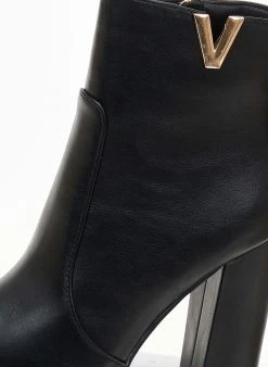 The Fashion Project Μποτάκια με μεταλλικό V Cut - Μαύρο -The Fashion Project κατάστημα mpotakia me metalliko v cut 106108 c9c6