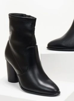 The Fashion Project Μποτάκια με στρογγυλό ψηλό τακούνι - Μαύρο -The Fashion Project κατάστημα mpotakia me stroggulo psilo takouni 105748 3fys