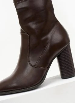 The Fashion Project Μποτάκια με στρογγυλό ψηλό τακούνι - Καφέ -The Fashion Project κατάστημα mpotakia me stroggulo psilo takouni 105750 yzey