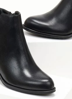 The Fashion Project Μποτάκια αστραγάλου με ζωνάκι χιαστί - Μαύρο 6 The Fashion Project Μποτάκια αστραγάλου με ζωνάκι χιαστί - Μαύρο -The Fashion Project κατάστημα mpotakia me zwnaki xiasti 105896 7l0z